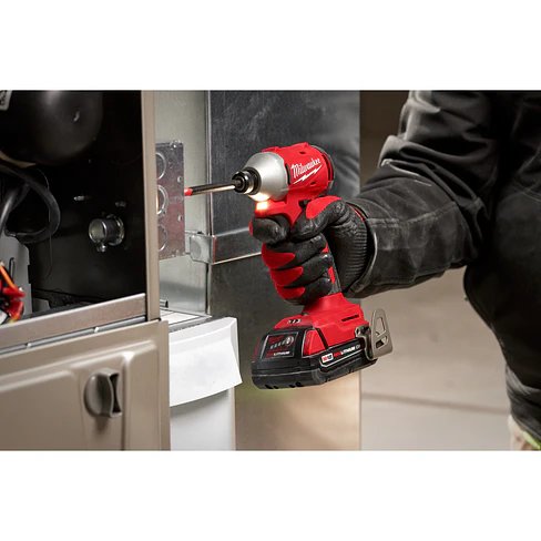 Kit Taladro Percutor + Atornillador Milwaukee M18 Brushless 3693-22CX 17