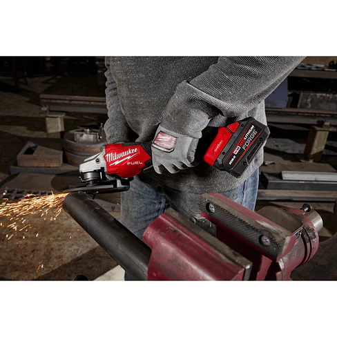Milwaukee Batería M18 FORGE XC 8.0 Amperios/hora 48-11-1881 Sellada 15