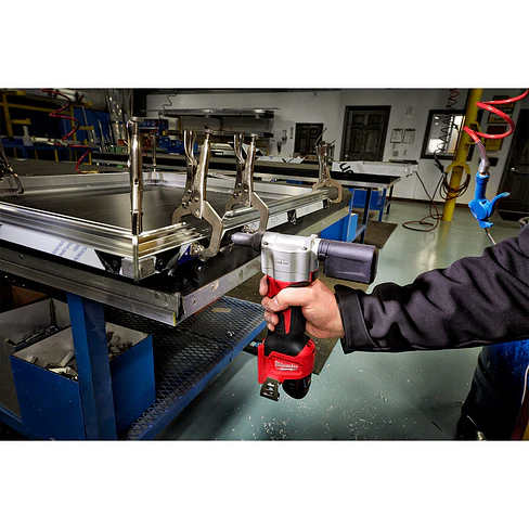 Remachadora Inalámbrica Milwaukee M12 Modelo 2550-20 6