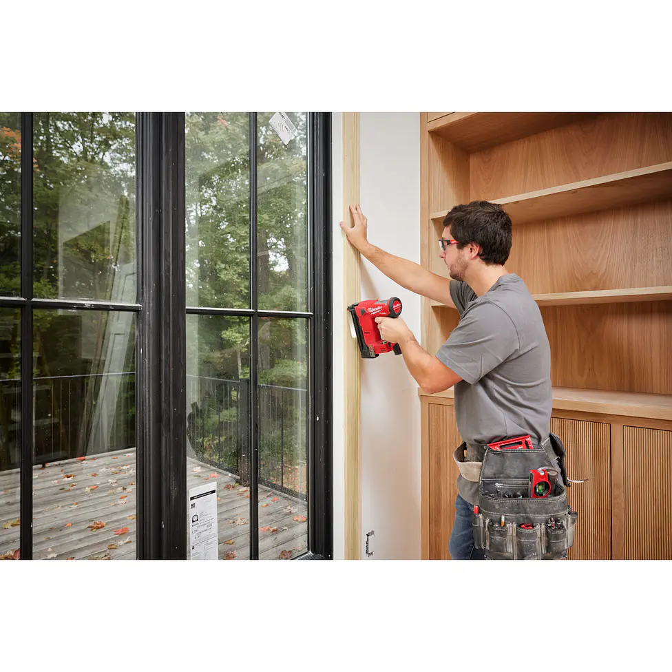 Clavadora de Puntas Calibre 18 Milwaukee M12 FUEL 2541-20 13
