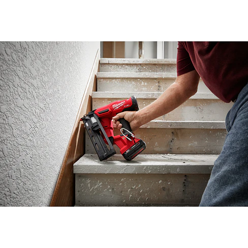 Clavadora De Terminaciones Milwaukee M18 FUEL Cal 16 2841-20 15