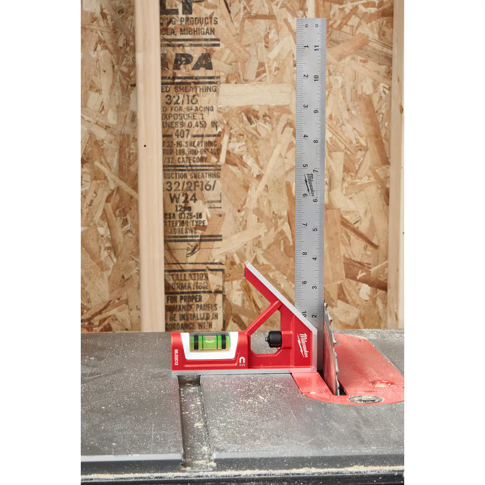Escuadra Combinación Magnética Milwaukee Con Nivel 30.5 cm MLSQC12 15