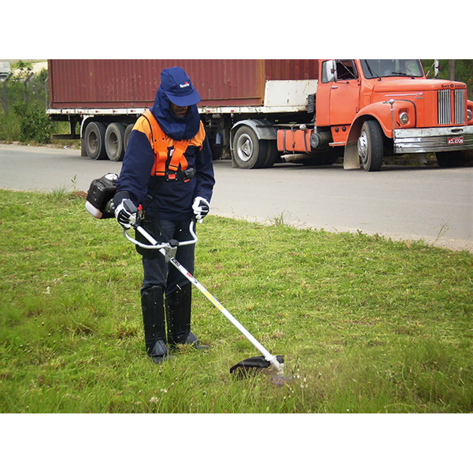 Desbrozadora 33cc Gasolina TBC33X | Desmalezadora potente y económica 1.2HP para pasto y maleza 4