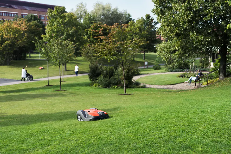 ROBOT CORTACÉSPED AUTOMOWER 550 -5000 M² 4