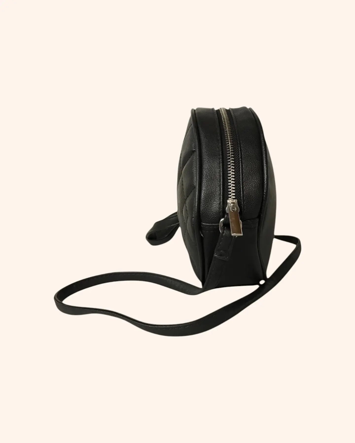 Cartera redonda negra 2