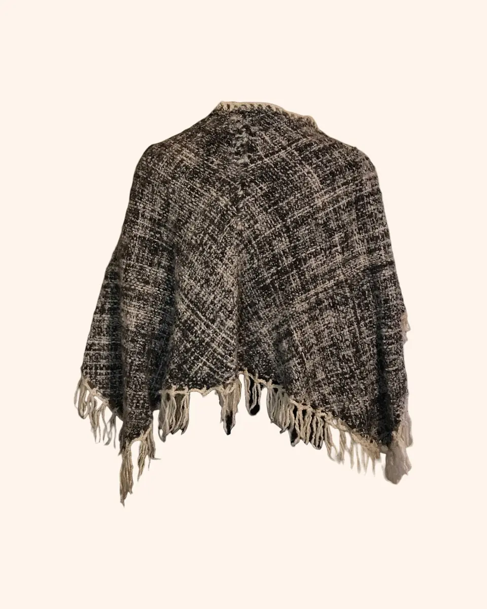 Poncho artesanal lana gris NUEVO 1