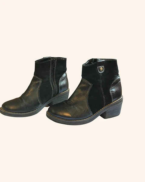 Vaqueros cuero y gamuza negro