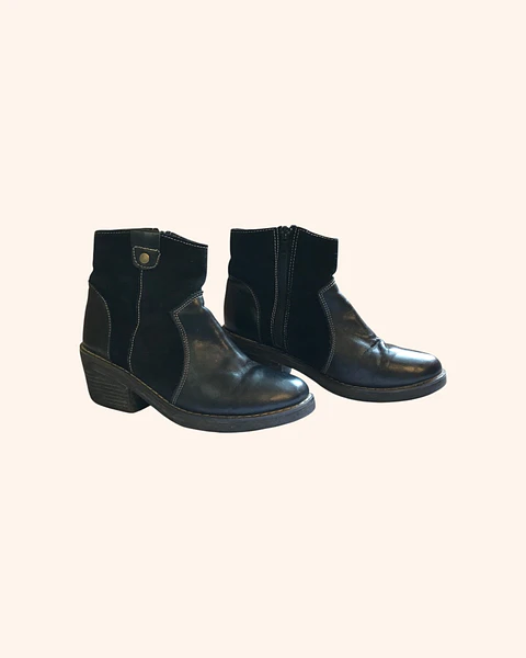 Vaqueros cuero y gamuza negro