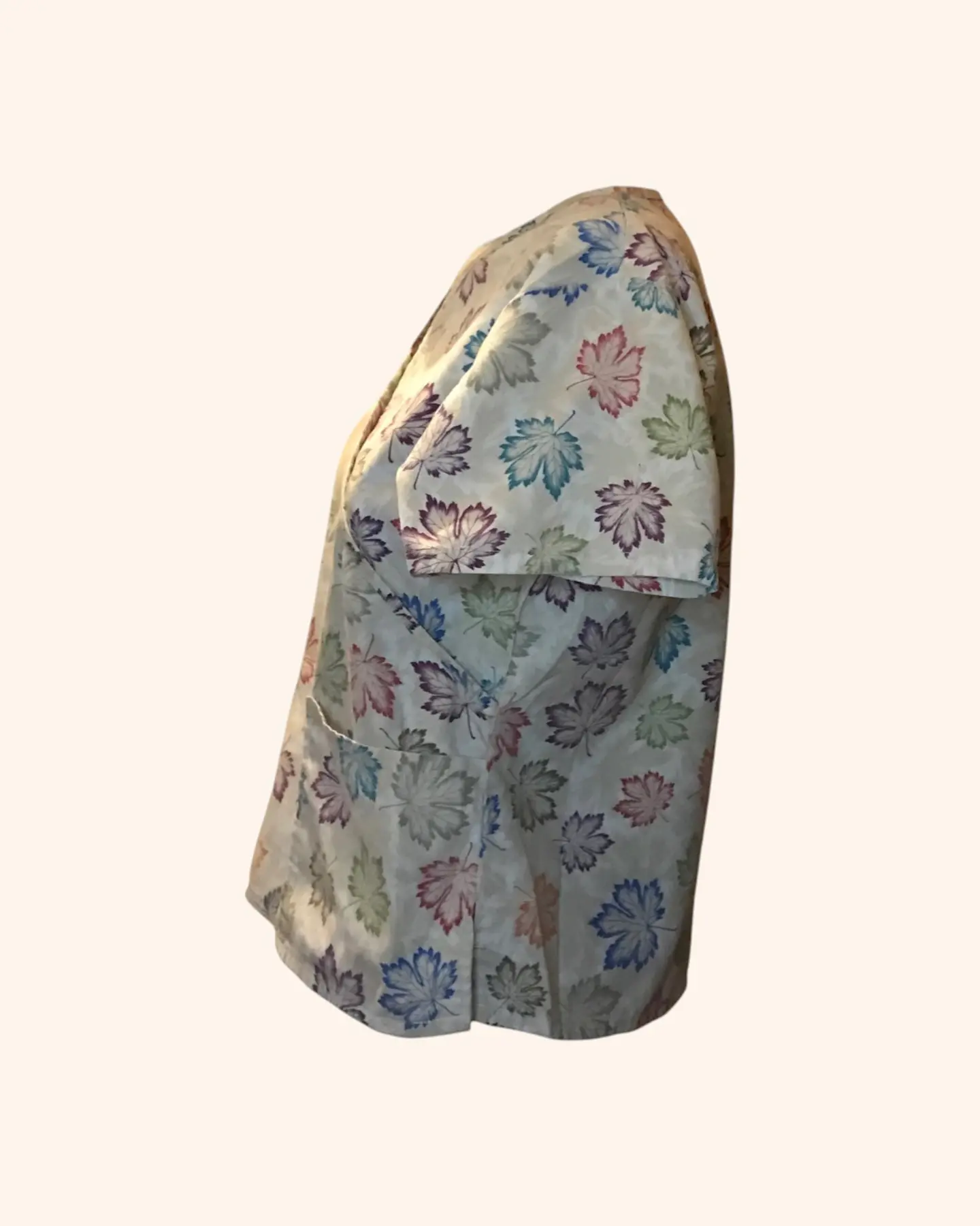 Polera clínica hojas árbol REMATE 3