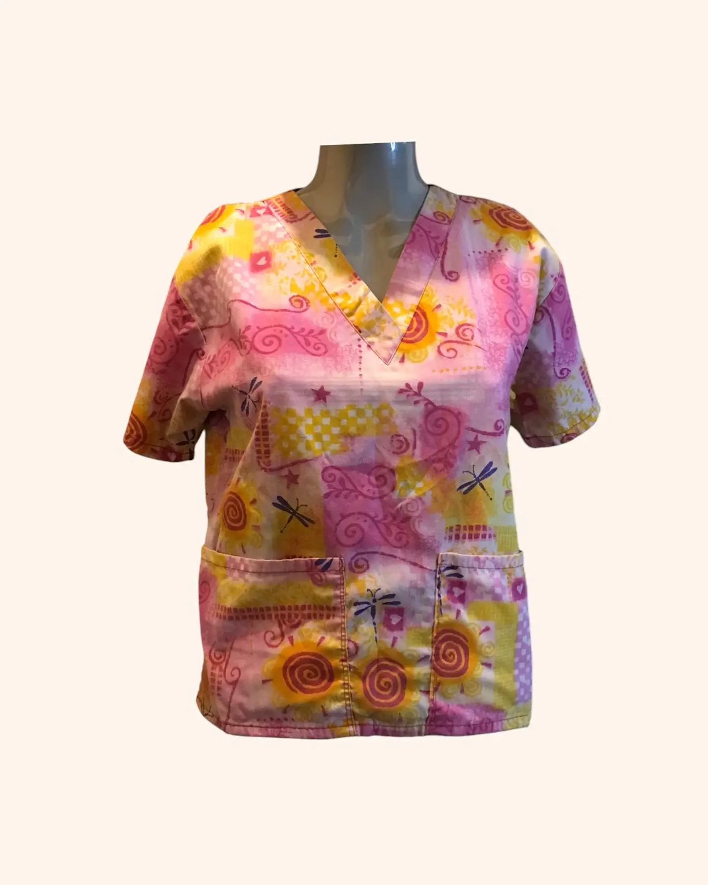 Polera clínica rosada con amarillo REMATE 1
