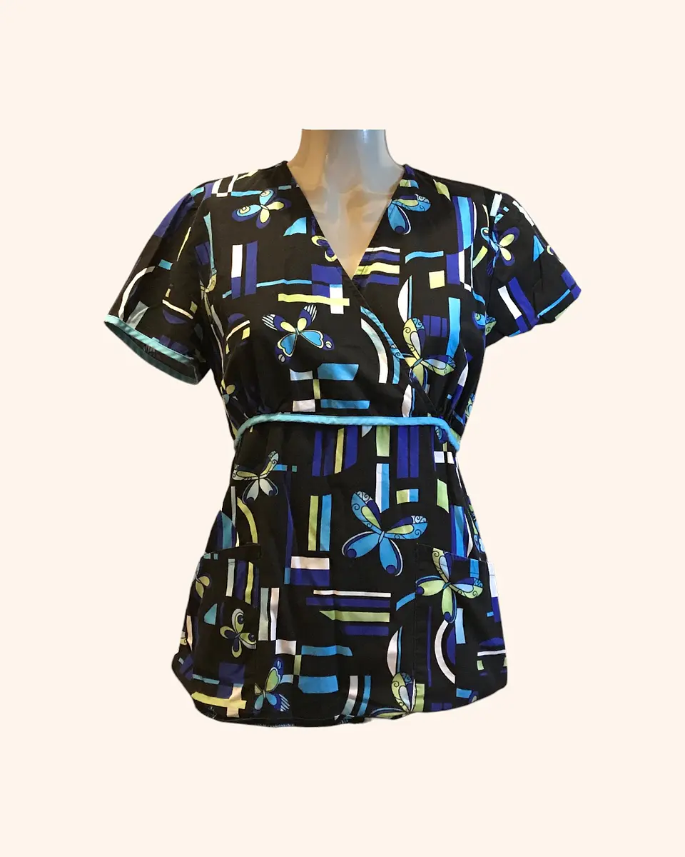 Polera clínica negra con azul 1