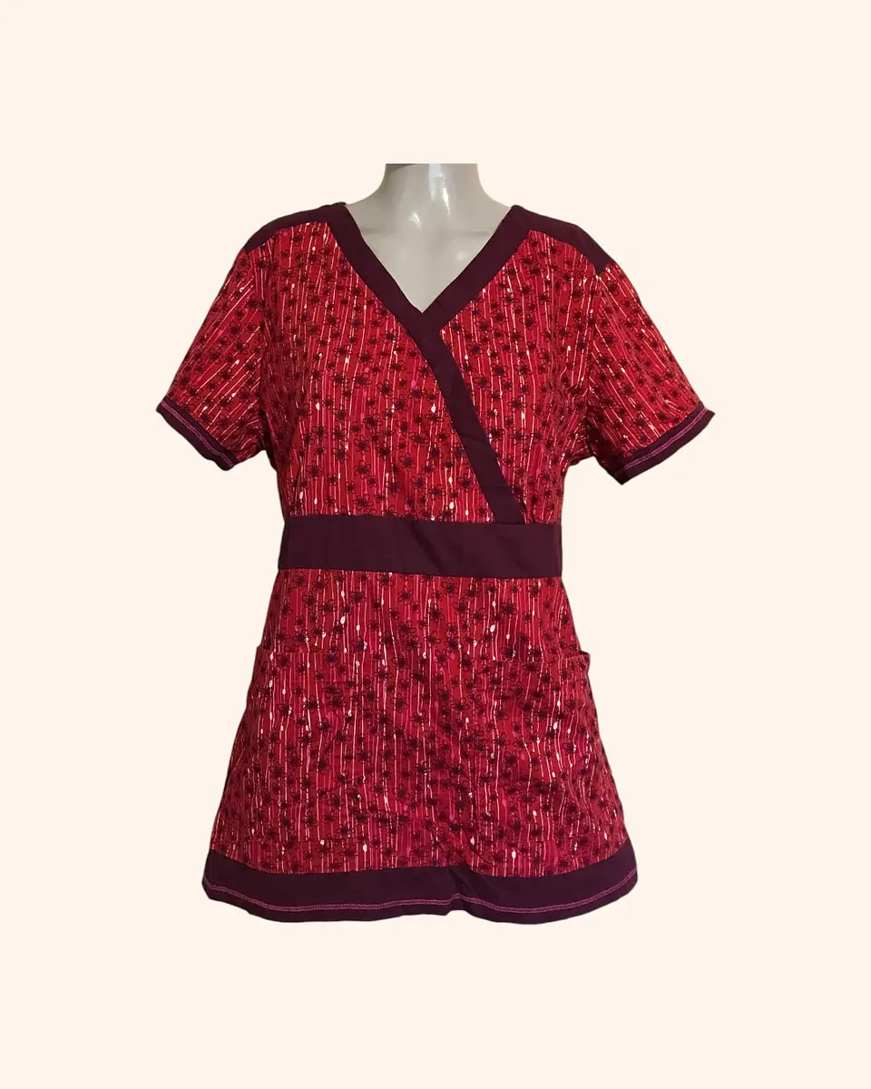 Polera clínica burdeo 1