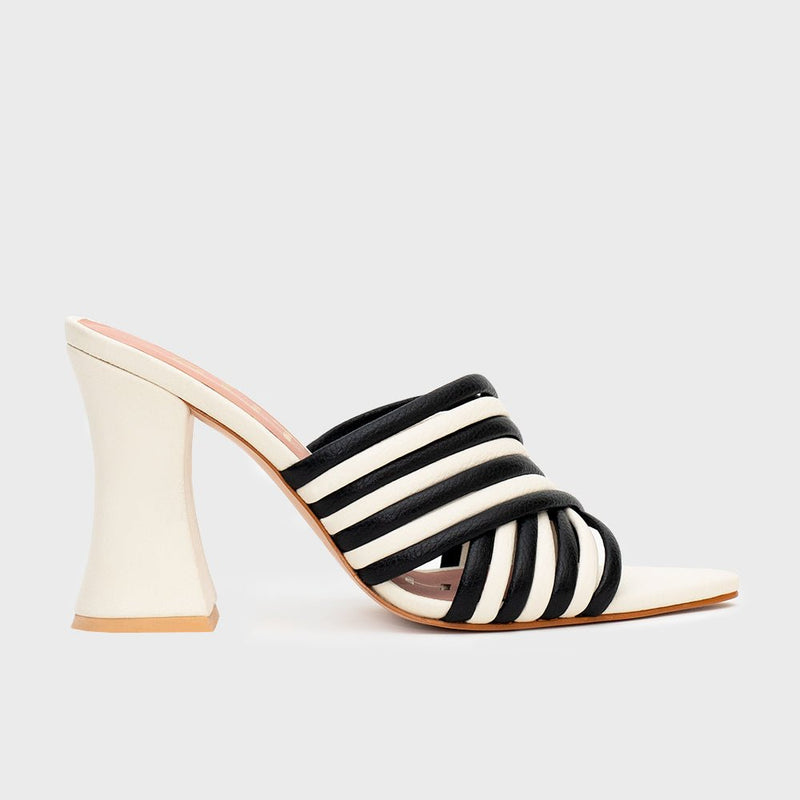 MARGARET PUMP HUESO NEGRO 1