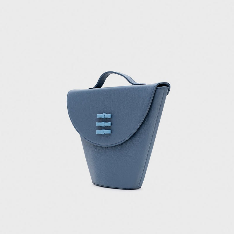 LUCILLE FLAP TRAPEZE BAG AZUL 4