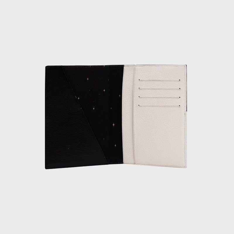 PORTAPASAPORTE LUCKY YIN YANG HUESO NEGRO 3