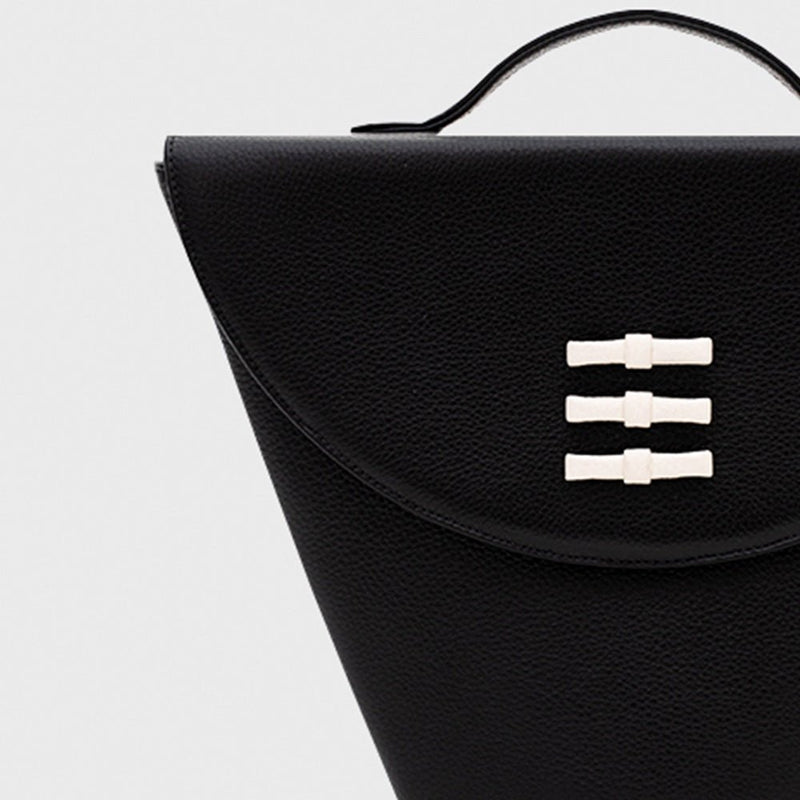 LUCILLE FLAP TRAPEZE BAG NEGRO 3