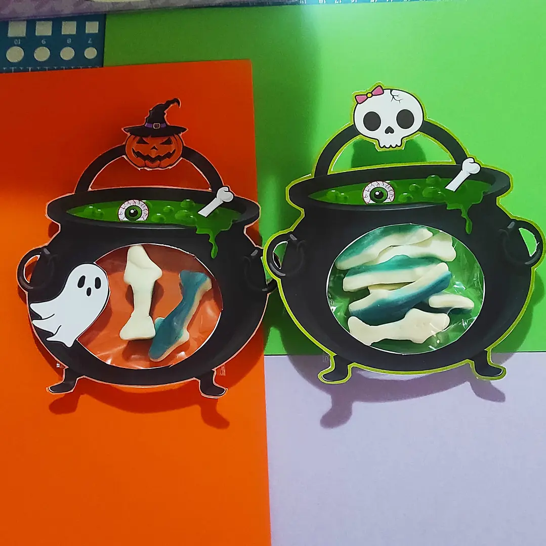 Olla de Halloween para Dulces Archivo Gratis  1
