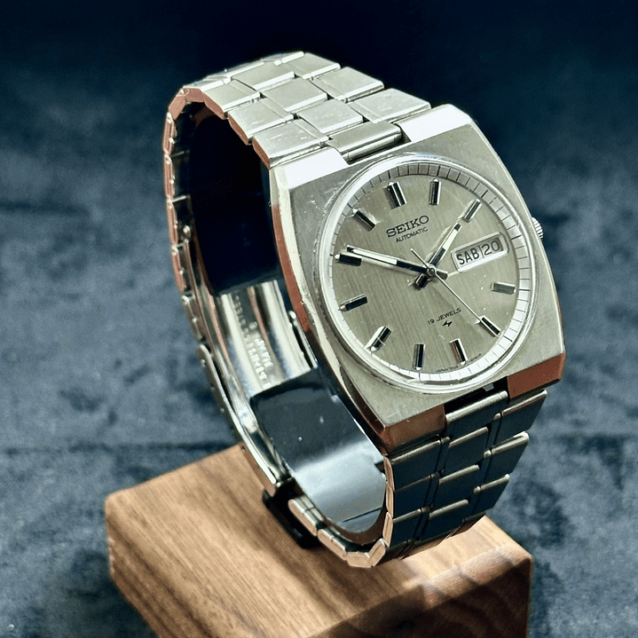 Seiko 5 – 7006-6000 – Automatic – Silver Dial – 37mm  3