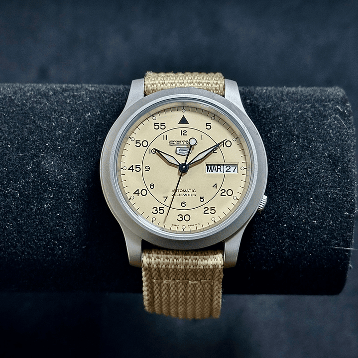 Seiko 5 SNK803 Automático 37mm Beige – Estilo Military – Calibre 7S26  6