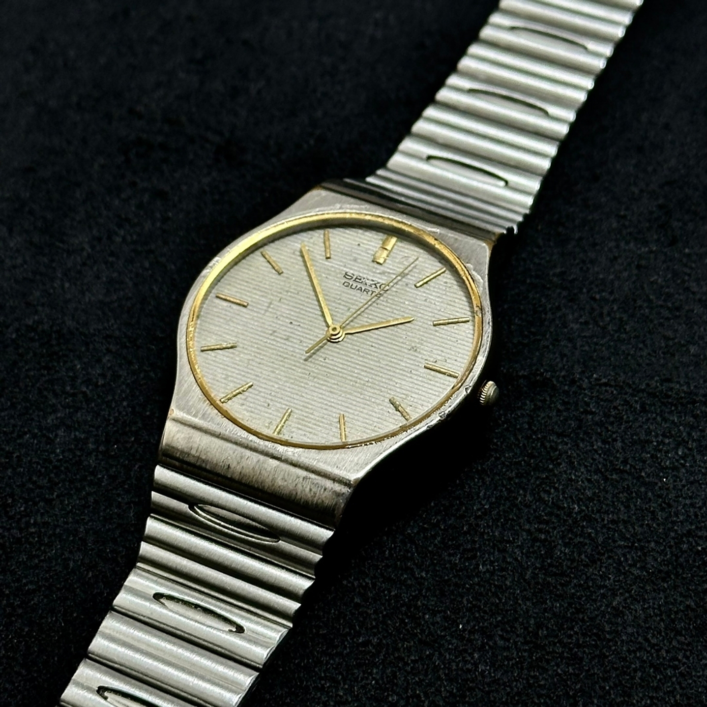 Seiko Quartz – Silver Textured Dial – Cuarzo – 36mm – 5Y31-8010 4