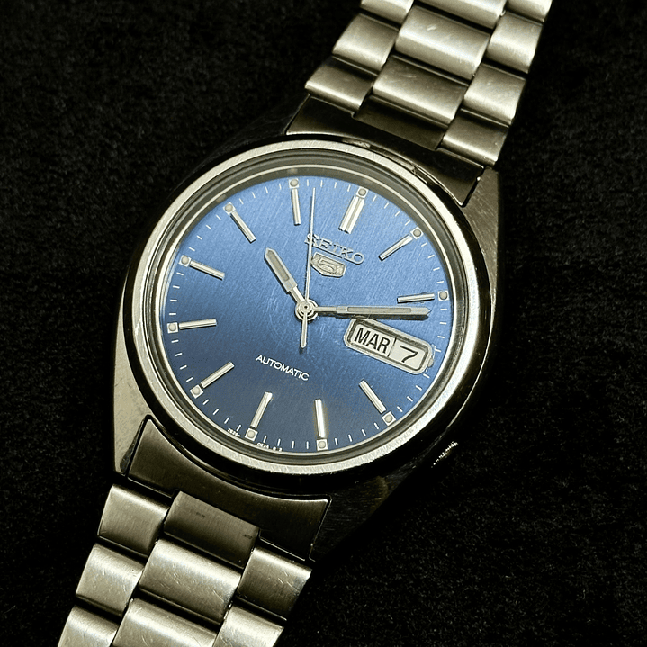 Seiko 5 – Blue Sunburst Dial – Automatic 37mm – 7S26-3040 8