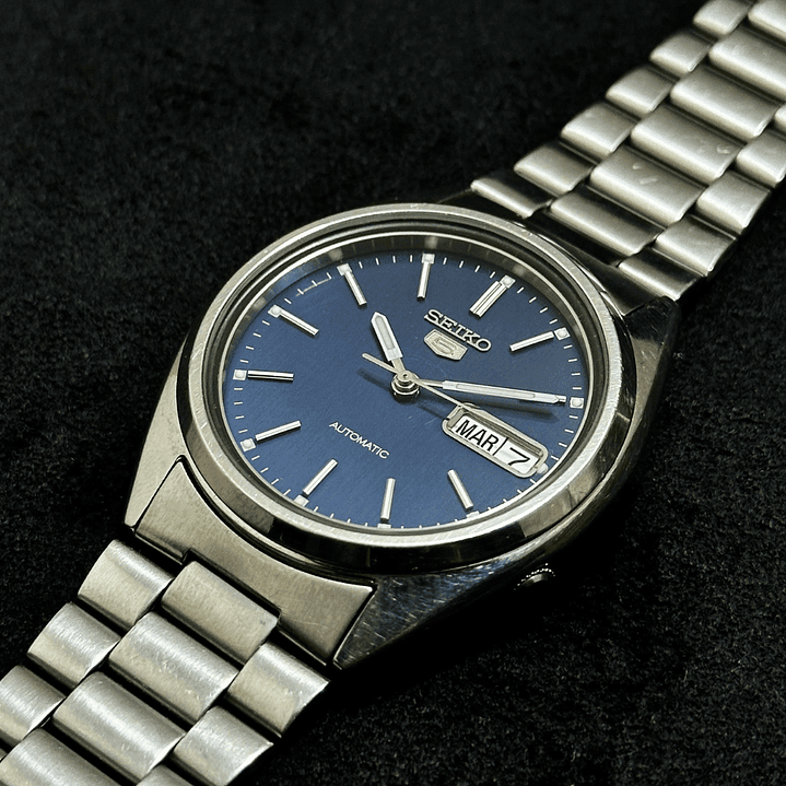 Seiko 5 – Blue Sunburst Dial – Automatic 37mm – 7S26-3040 4