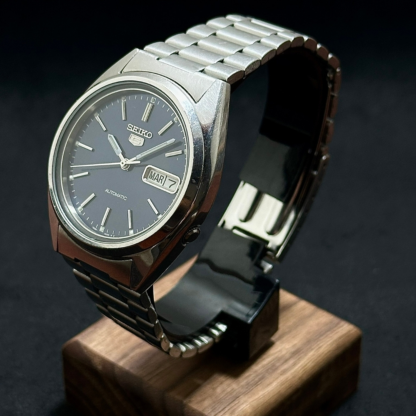 Seiko 5 – Blue Sunburst Dial – Automatic 37mm – 7S26-3040 2