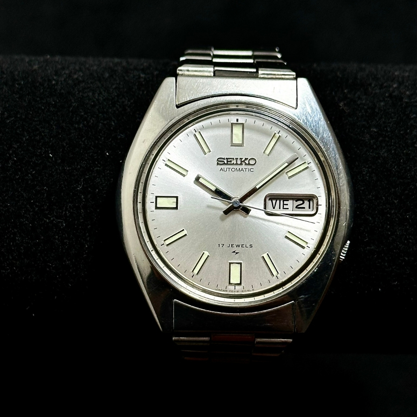 Seiko Automatic 7009-8049 37mm – Esfera Plateada – Día/Fecha – Vintage 1978 6