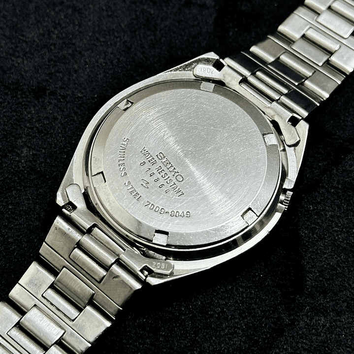 Seiko Automatic 7009-8049 37mm – Esfera Plateada – Día/Fecha – Vintage 1978 7