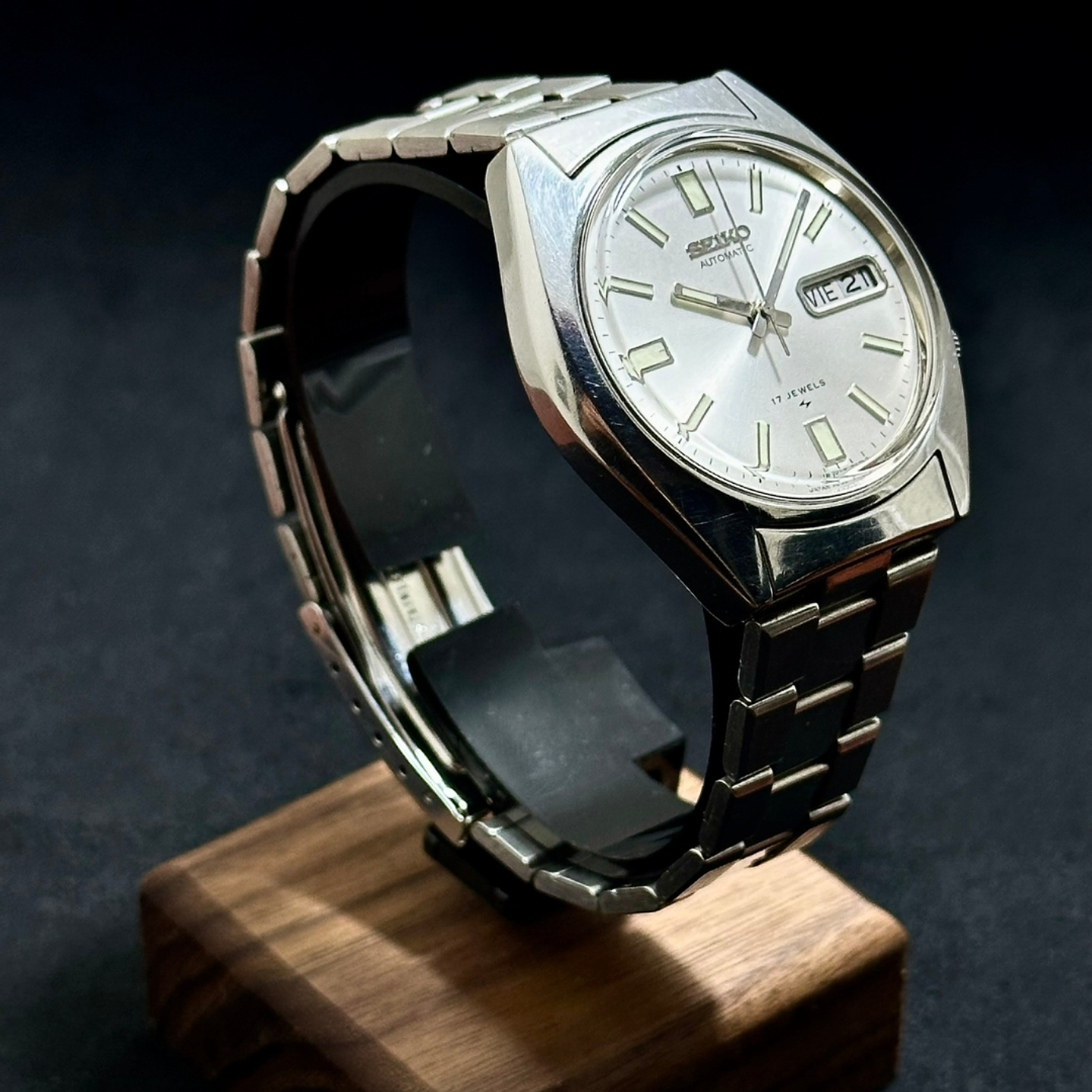 Seiko Automatic 7009-8049 37mm – Esfera Plateada – Día/Fecha – Vintage 1978 2