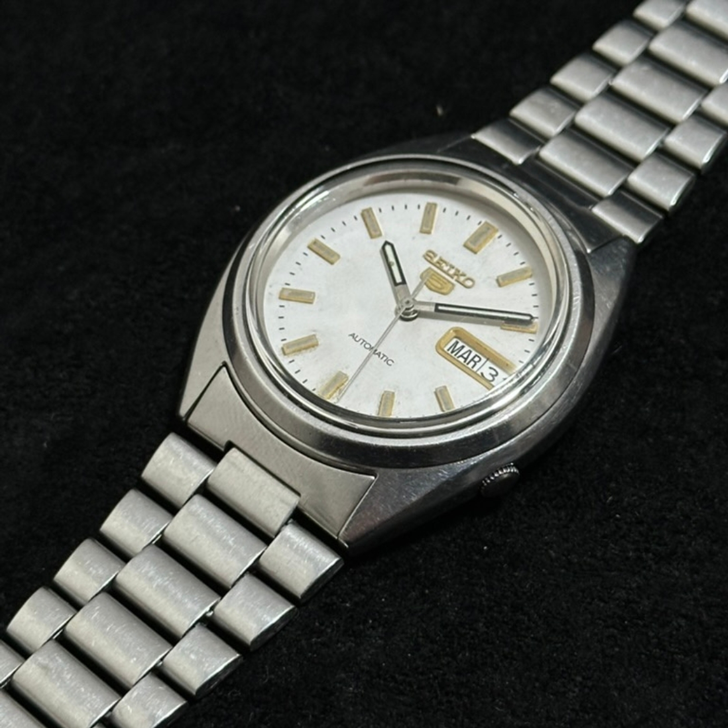 Seiko 5 – Champagne Dial Automatic 37mm – Cal. 7009 – Ref. 7009-3040 6