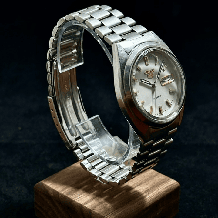 Seiko 5 – Champagne Dial Automatic 37mm – Cal. 7009 – Ref. 7009-3040 2