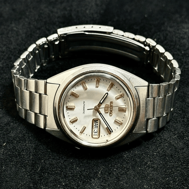Seiko 5 – Champagne Dial Automatic 37mm – Cal. 7009 – Ref. 7009-3040 8