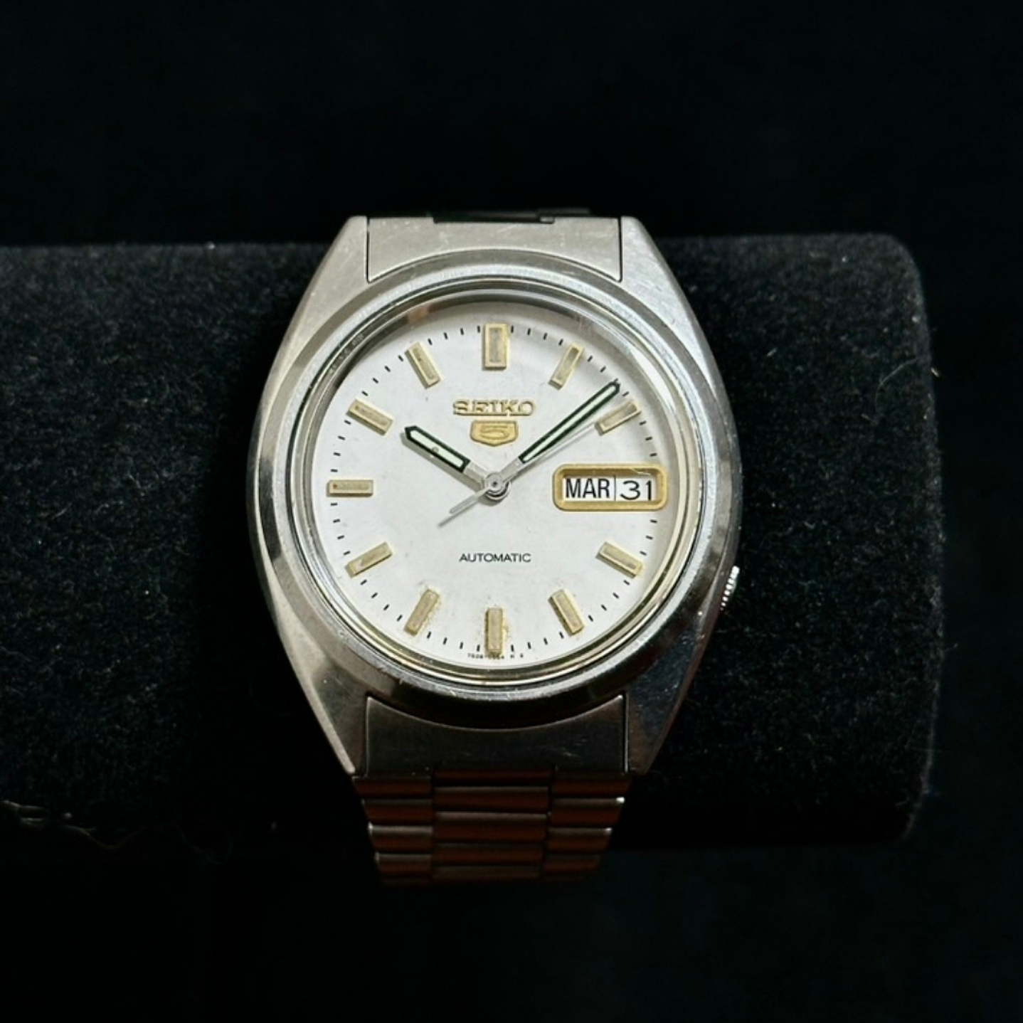 Seiko 5 – Champagne Dial Automatic 37mm – Cal. 7009 – Ref. 7009-3040 4