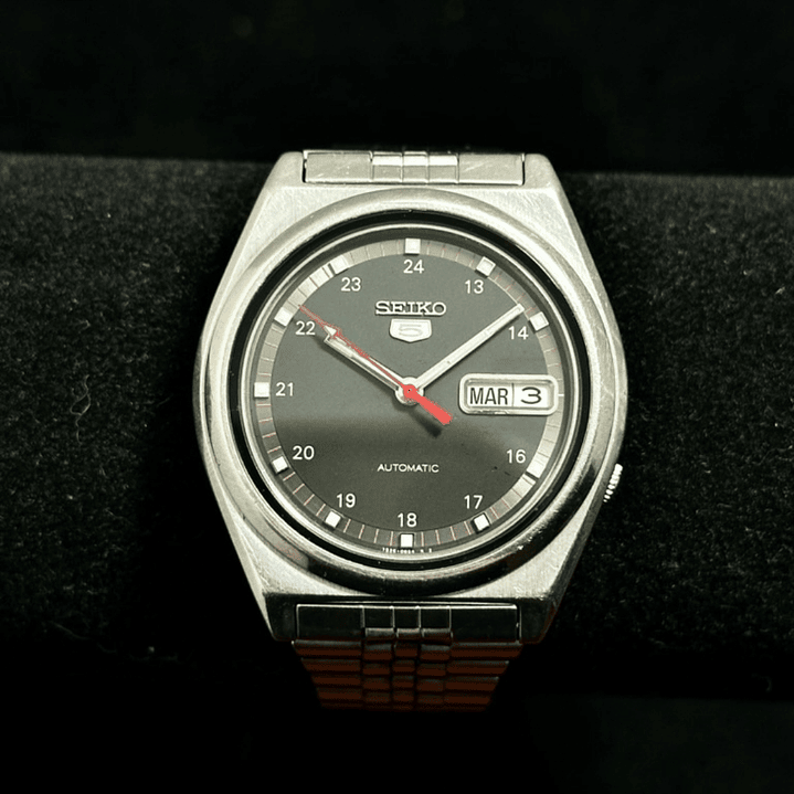 Seiko 5 – Brown Sunburst Dial – Automatic – 37mm – 7S26-0570 4