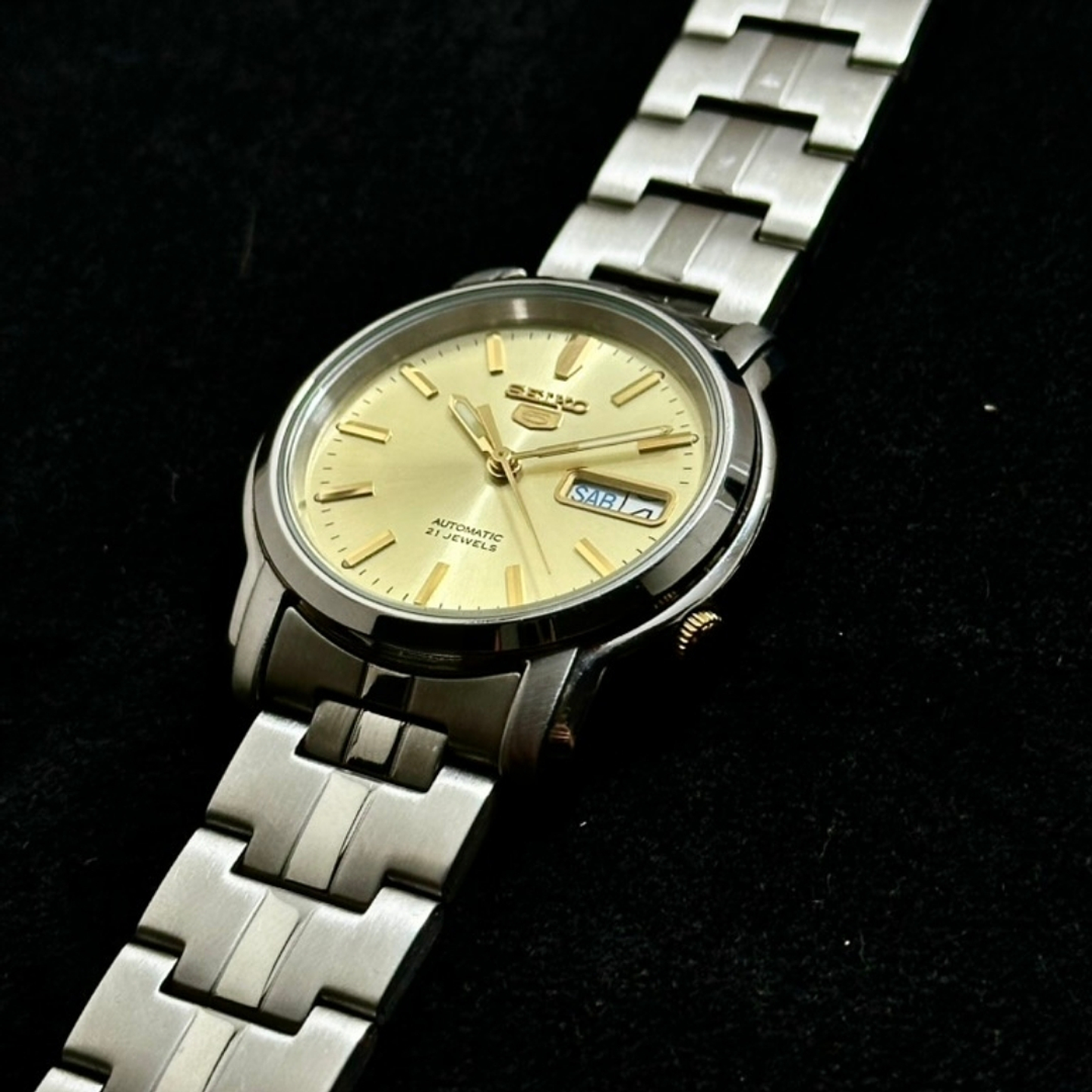 Seiko 5 – Champagne Dial Automatic 37mm – SNKL81K1 9