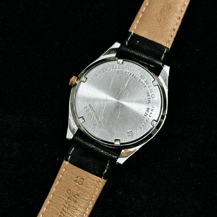 Seiko Quartz SQ - White Dial Day-Date Gold Tone 37mm - 7N43-9048 4