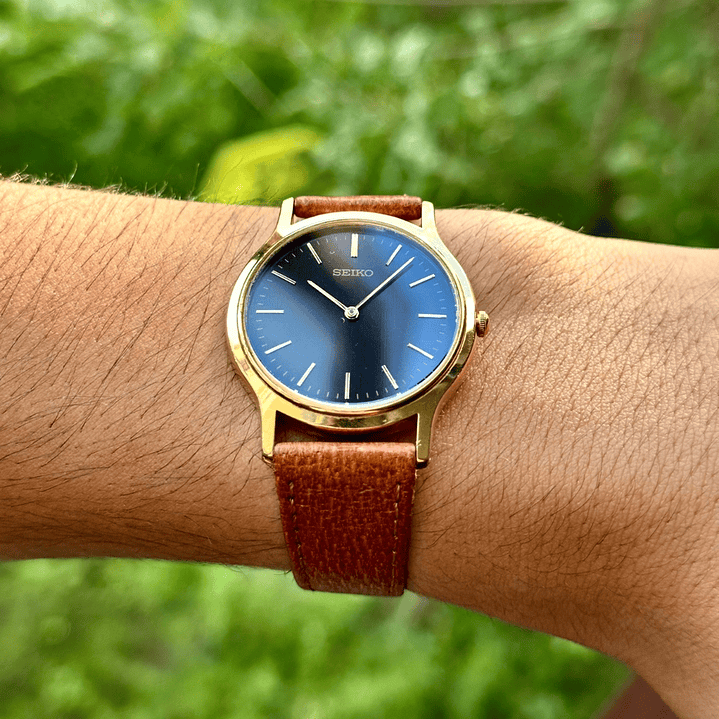 Seiko Quartz SQ – Black Dial Gold Tone – Quartz 37mm – V700-8A10 11