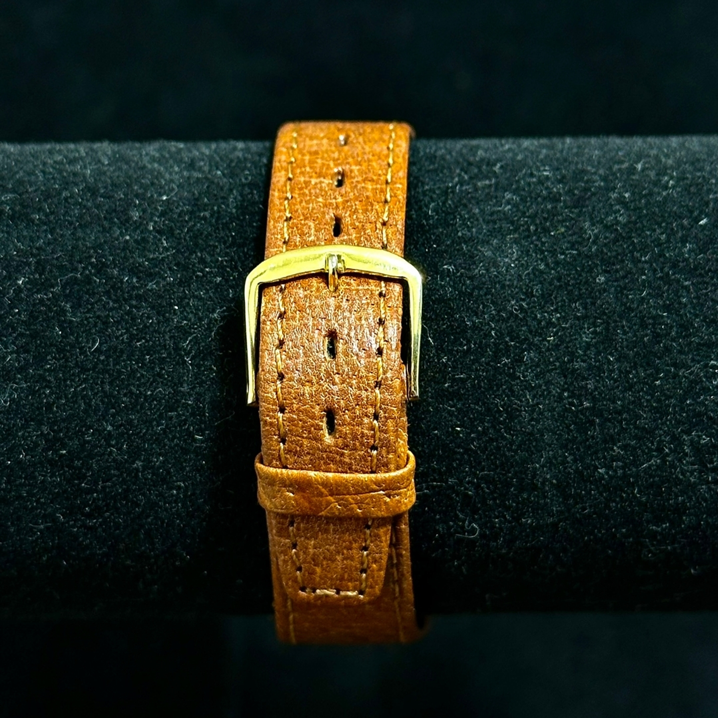 Seiko Quartz SQ – Black Dial Gold Tone – Quartz 37mm – V700-8A10 8