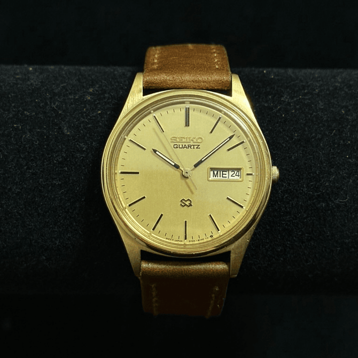 Seiko Quartz SQ - Gold Dial Day-Date Quartz 37mm - 5Y23-8049 4