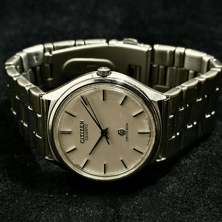 Citizen Crystron Quartz – Silver Dial Minimalist 38mm – Vintage Quartz – Serie 5105016 5