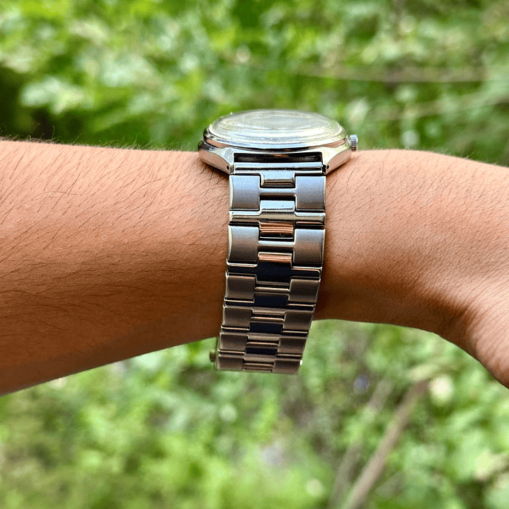 Citizen Crystron Quartz – Silver Dial Minimalist 38mm – Vintage Quartz – Serie 5105016 10