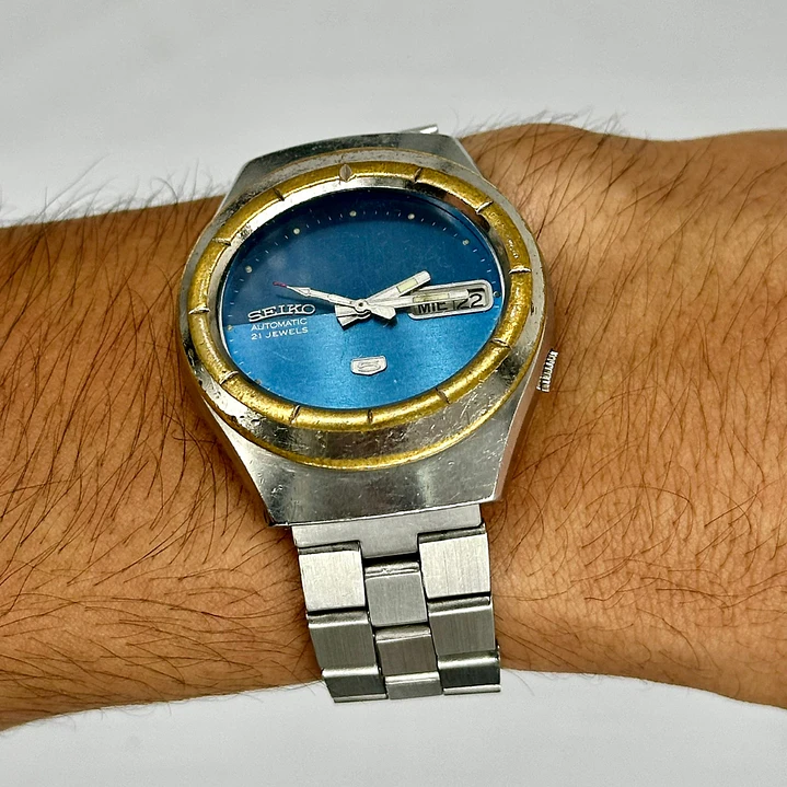 Seiko 5 – Esfera Azul Degradé – Automático 21 Jewels – 37mm – 7009-8754 9
