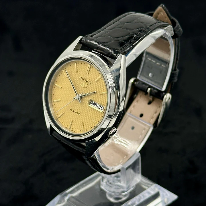 Seiko 5 Automático – Esfera Waffle Dorada – Acero – Day-Date – 7S26-3040 3