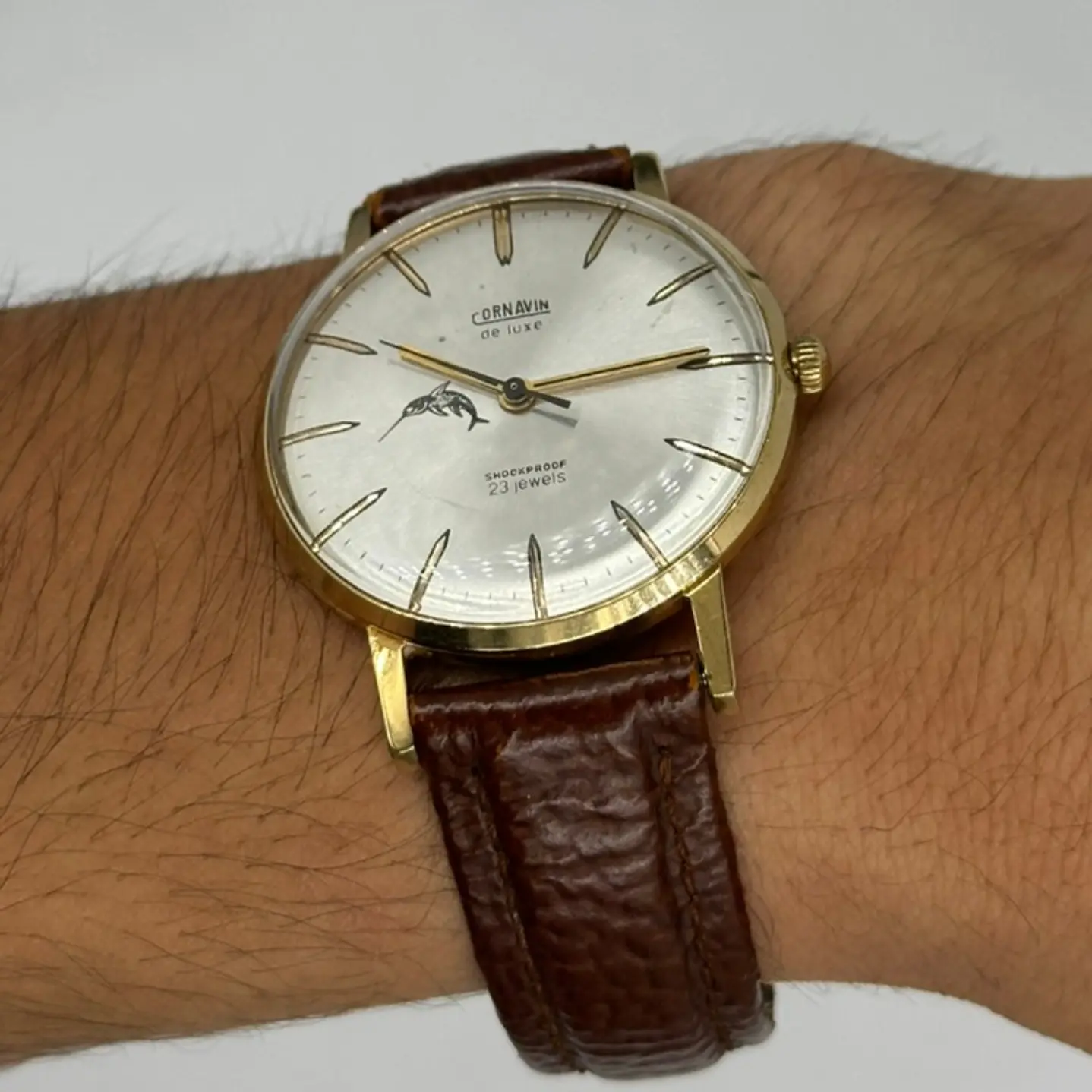 Cornavin De Luxe – Dolphin Dial – Champagne Sunray – Cuerda Manual 38mm 10