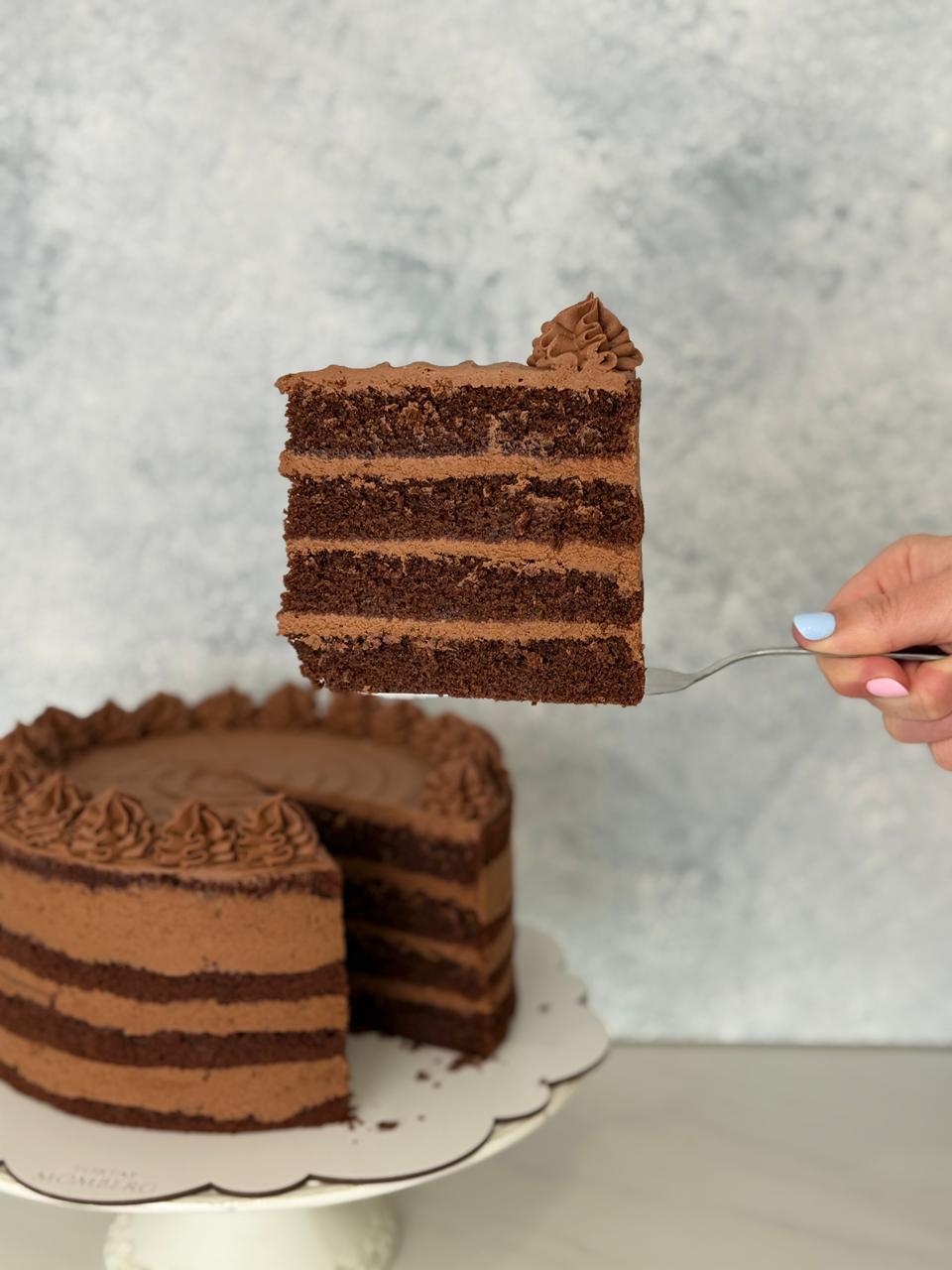 Trozo torta chocolatosa