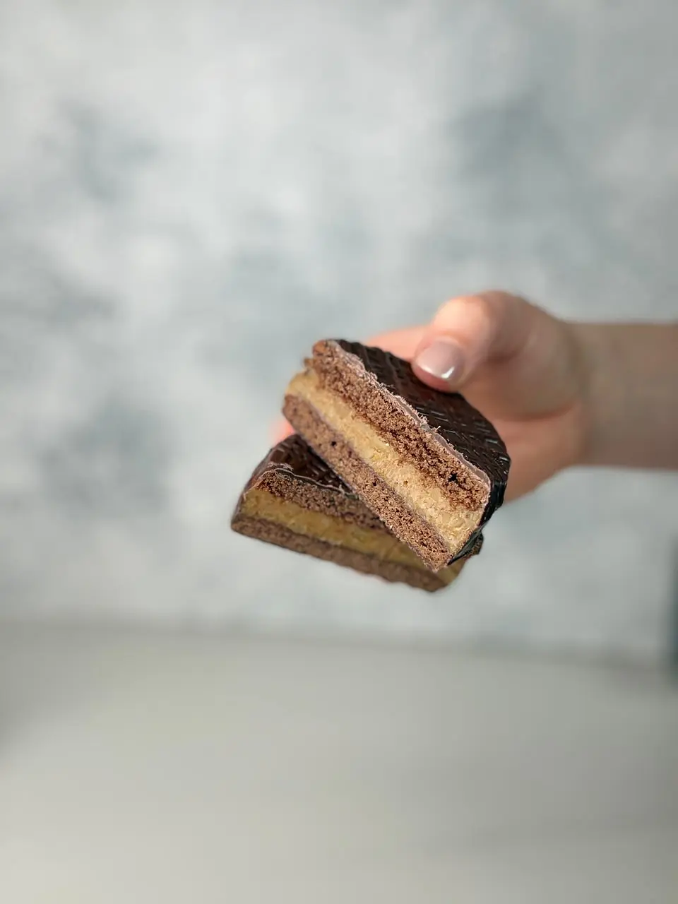 Alfajor con nueces 2