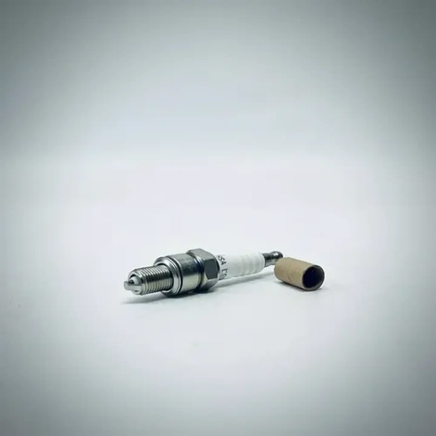Bujia Moto Marca Amgerman Codigo Cr8ea Alta Calidad 5