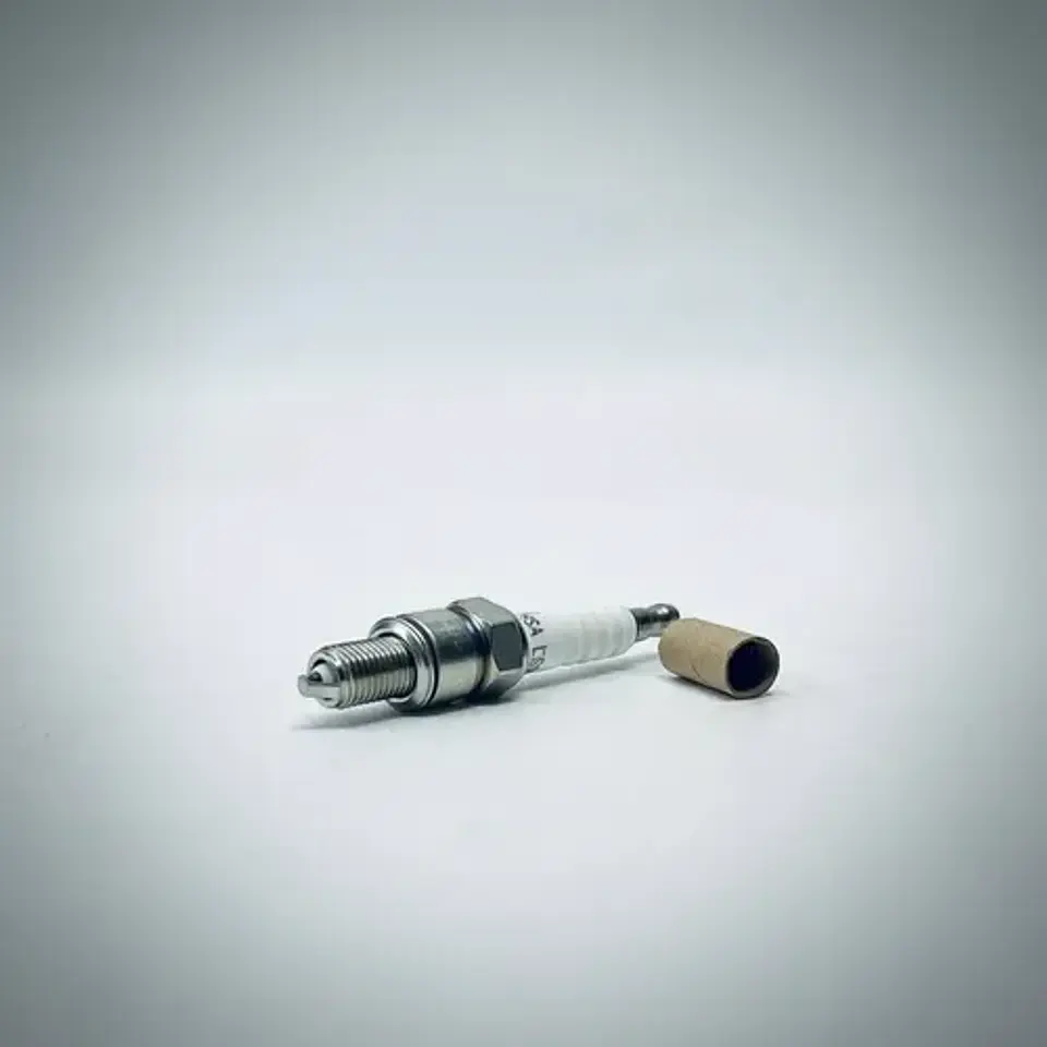 Bujia Moto Marca Amgerman Codigo Cr8ea Alta Calidad 5