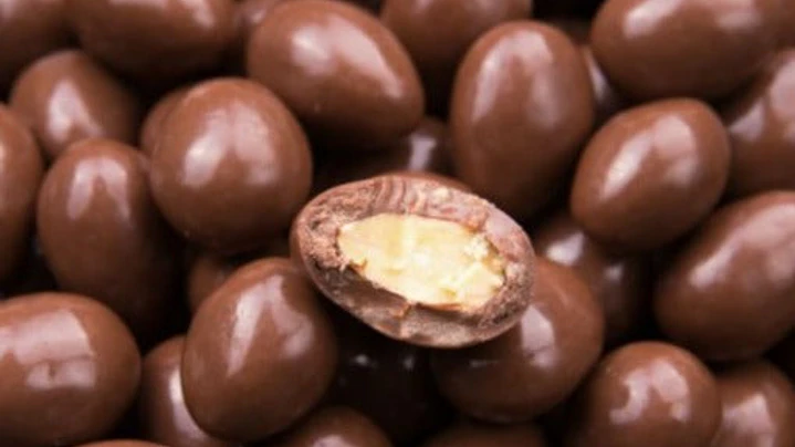 Almendra con Chocolate de Leche Piwen 35% Cacao a Granel 1